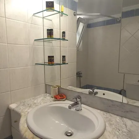 Seaside In Chania 公寓 *