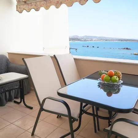 Daire Seaside In Chania Hanya