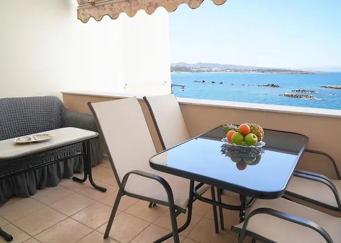 Daire Seaside In Chania Hanya